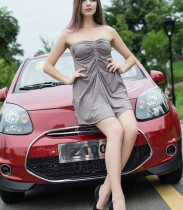 乌克兰美女车模性感双眼